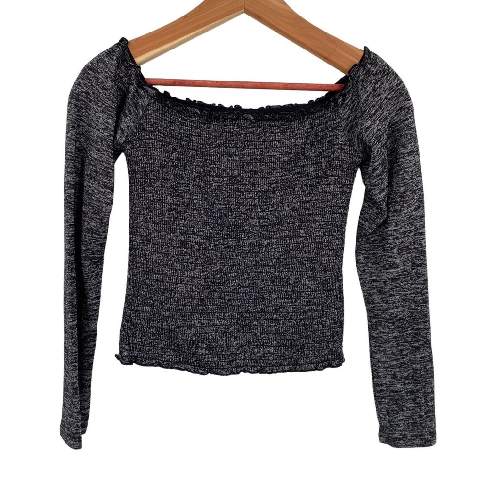 Hollister Crop Top Size Medium Women’s Long Sleeve Gray Seersucker Off Shoulder